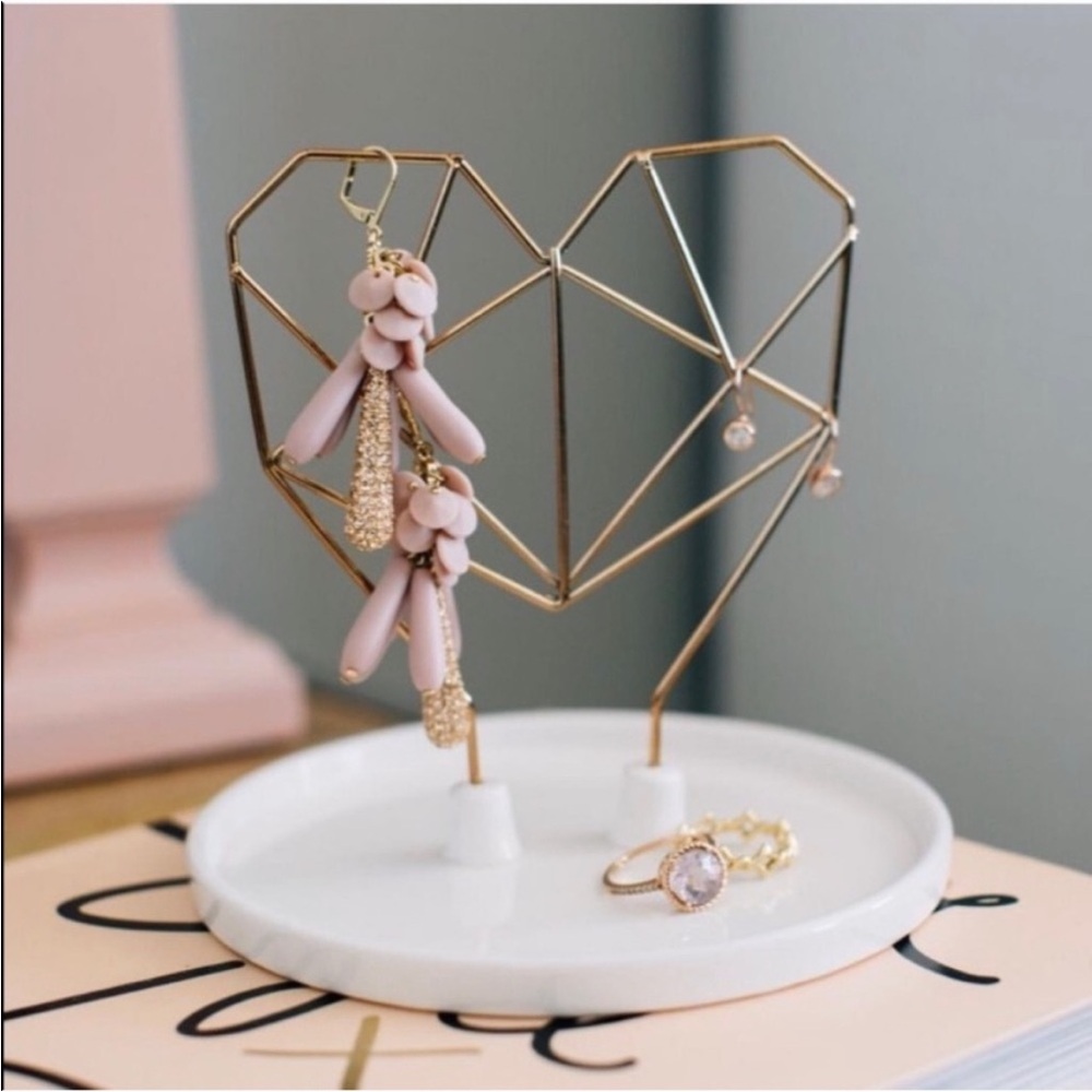 imm Coxet wire heart ceramic jewelry holder